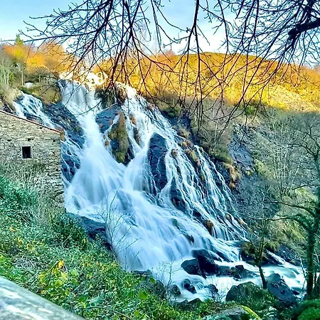 Ośrodek wypoczynkowy Casa Da Ponte De Penas Melide
